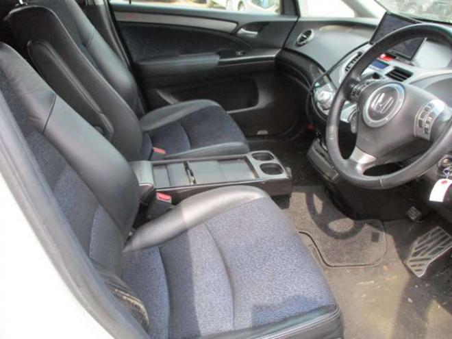 オデッセイ2.4 アブソルート 4WD　キーレス・タイミングチェーン式 2400