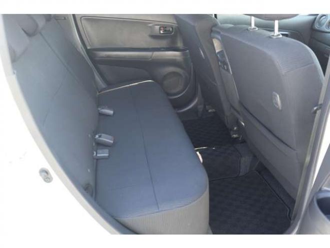 bB1.3 S 4WD　ナビTV・キーレス・6.8万k 1300