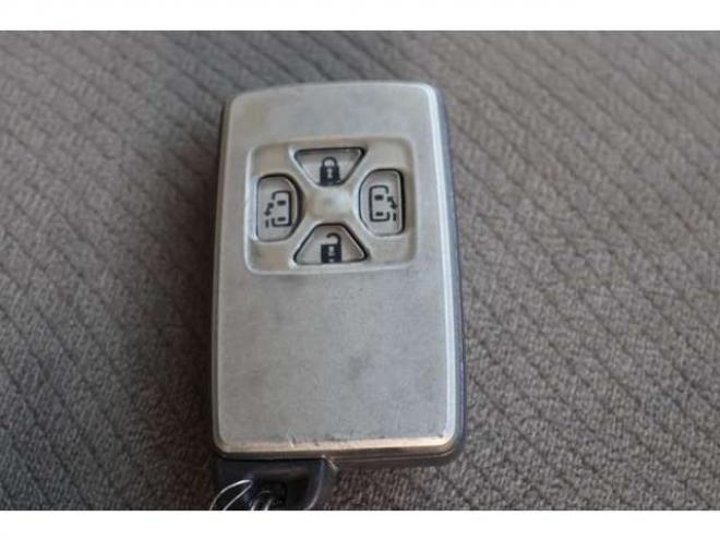 エスティマ2.4 アエラス Gエディション 4WD　ナビ・TV・バックカメラ 2400