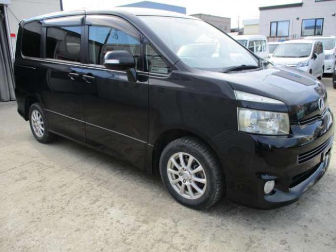 ヴォクシー2.0 ZS 4WD　ナビ・TV・両側パワースライドドア・スマートキー 2000