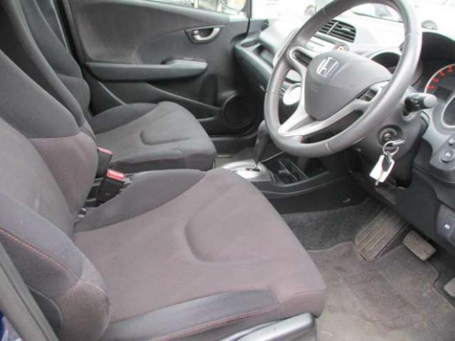 フィット1.5 RS 4WD　2.3万キロ・R9/5月・キーレス 1500