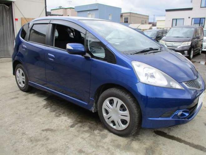 フィット1.5 RS 4WD　2.3万キロ・R9/5月・キーレス 1500