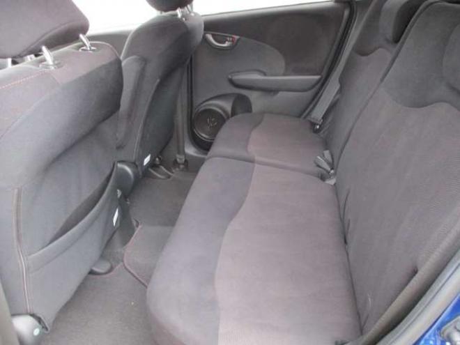 フィット1.5 RS 4WD　2.3万キロ・R9/5月・キーレス 1500