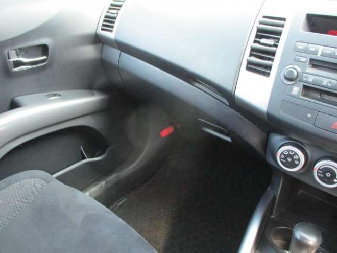 アウトランダー2.4 G 4WD　スマートキー・エンジンスターター 2400