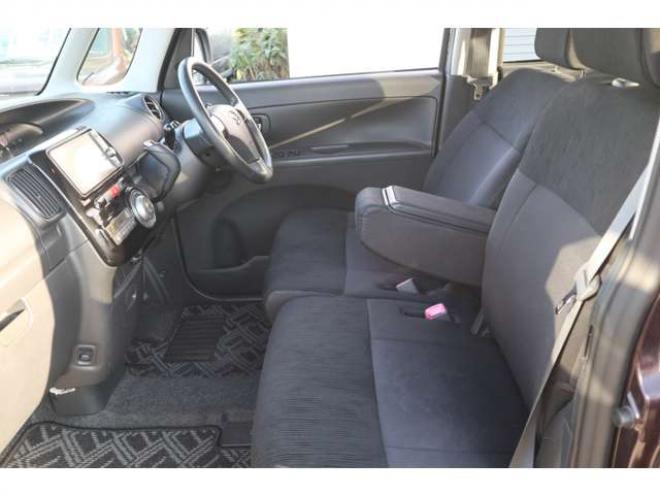 タントカスタム RS 4WD　アイドリングストップ・ナビ・TV・左パワースライドドア・ターボ・Tチェーン式 660