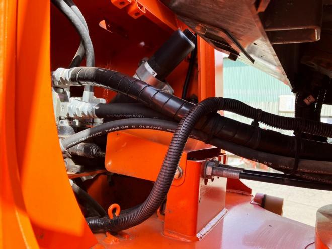 ホイールローダ日立　中古　ZW80-5B　建機