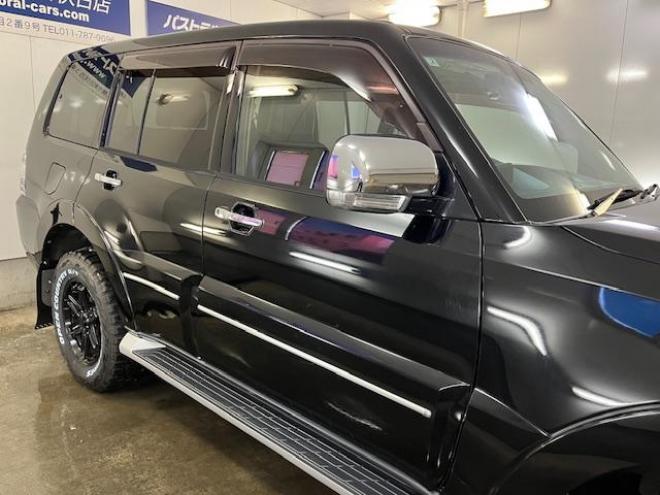 パジェロロング　スーパーエクシード　寒冷地仕様　ダブルバッテリー　禁煙車　ＷＥＤＳキーラー１７ＡＷ＋新品ＴＯＹＯホワイトレタータイヤ　社外１７ＡＷ＋スタッドレスタイヤ　新品ＪＡＯＳブラックマッドガード　純正ナビ　地デジ　Ｂｌｕｅｔｏｏｔｈ 4WD 3200 5Dr