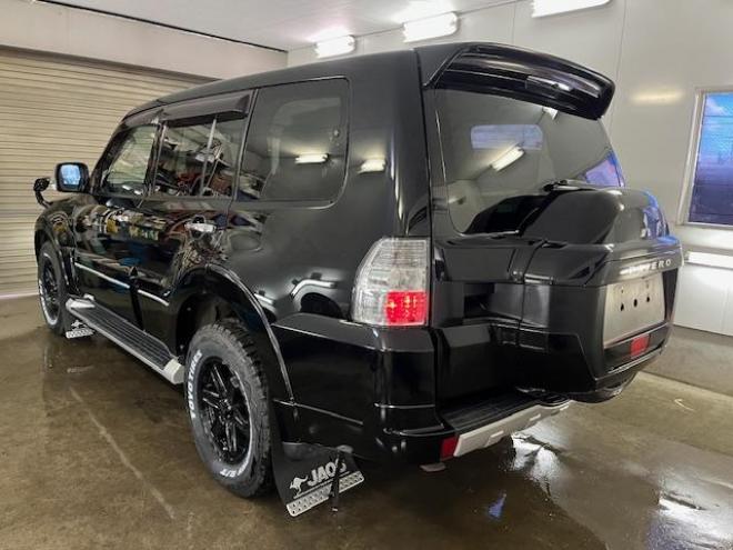 パジェロロング　スーパーエクシード　寒冷地仕様　ダブルバッテリー　禁煙車　ＷＥＤＳキーラー１７ＡＷ＋新品ＴＯＹＯホワイトレタータイヤ　社外１７ＡＷ＋スタッドレスタイヤ　新品ＪＡＯＳブラックマッドガード　純正ナビ　地デジ　Ｂｌｕｅｔｏｏｔｈ 4WD 3200 5Dr