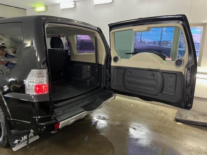 パジェロロング　スーパーエクシード　寒冷地仕様　ダブルバッテリー　禁煙車　ＷＥＤＳキーラー１７ＡＷ＋新品ＴＯＹＯホワイトレタータイヤ　社外１７ＡＷ＋スタッドレスタイヤ　新品ＪＡＯＳブラックマッドガード　純正ナビ　地デジ　Ｂｌｕｅｔｏｏｔｈ 4WD 3200 5Dr