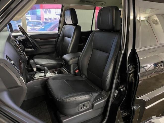 パジェロロング　スーパーエクシード　寒冷地仕様　ダブルバッテリー　禁煙車　ＷＥＤＳキーラー１７ＡＷ＋新品ＴＯＹＯホワイトレタータイヤ　社外１７ＡＷ＋スタッドレスタイヤ　新品ＪＡＯＳブラックマッドガード　純正ナビ　地デジ　Ｂｌｕｅｔｏｏｔｈ 4WD 3200 5Dr