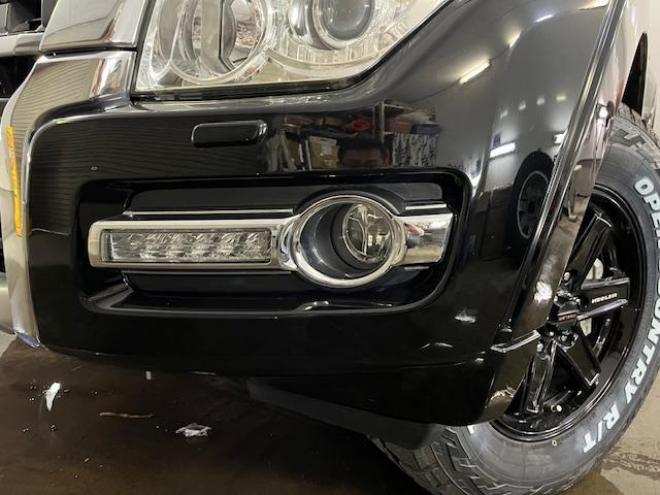 パジェロロング　スーパーエクシード　寒冷地仕様　ダブルバッテリー　禁煙車　ＷＥＤＳキーラー１７ＡＷ＋新品ＴＯＹＯホワイトレタータイヤ　社外１７ＡＷ＋スタッドレスタイヤ　新品ＪＡＯＳブラックマッドガード　純正ナビ　地デジ　Ｂｌｕｅｔｏｏｔｈ 4WD 3200 5Dr