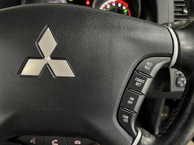 パジェロロング　スーパーエクシード　寒冷地仕様　ダブルバッテリー　禁煙車　ＷＥＤＳキーラー１７ＡＷ＋新品ＴＯＹＯホワイトレタータイヤ　社外１７ＡＷ＋スタッドレスタイヤ　新品ＪＡＯＳブラックマッドガード　純正ナビ　地デジ　Ｂｌｕｅｔｏｏｔｈ 4WD 3200 5Dr