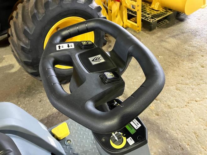 その他ケルヒャー　中古　搭乗式バキュームスイーパー　KM85/50RBP　作業機