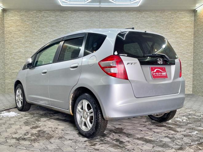 フィット1.3G 4WD 5年保証 夏冬タイヤ 自社認証工場 車検整備2年付 修復歴無 寒冷地仕様 禁煙