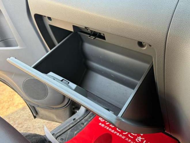 キャラバンNV350 2.5 クールバン DX ロングボディ ディーゼルターボ 4WD　エンジンスターター　革調シートカバー　ETC　社外ハンドル　社外テール　ベッドキット　パワステ　パワーウィンドウ　社外ナビ　社外アルミホイール　両側スライドドア 2500