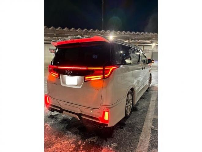 アルファード3.5 SA 4WD　TRDエアロ　クリスタルアイLEDテール　ダウンサス　レザー調シートカバー　アルパインナビ　フリップダウン　スピーカー　デジタルインナーミラー　シュタイナー20インチ　シーケンシャルウィンカー 3500