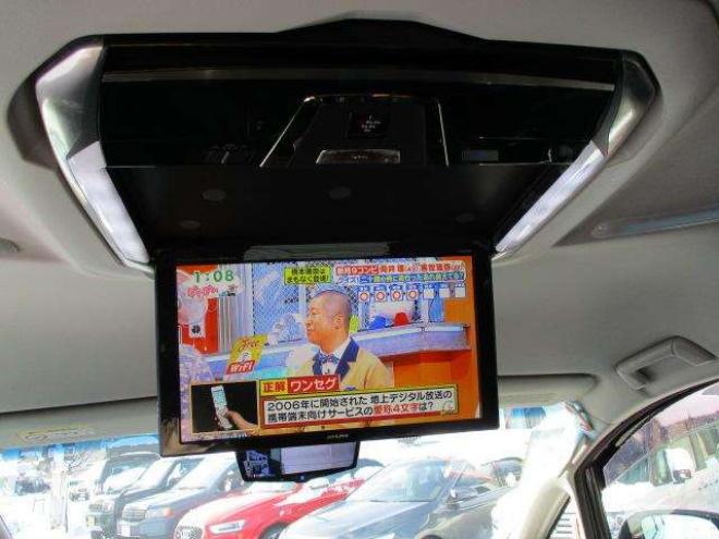 アルファード3.5 SA 4WD　TRDエアロ　クリスタルアイLEDテール　ダウンサス　レザー調シートカバー　アルパインナビ　フリップダウン　スピーカー　デジタルインナーミラー　シュタイナー20インチ　シーケンシャルウィンカー 3500