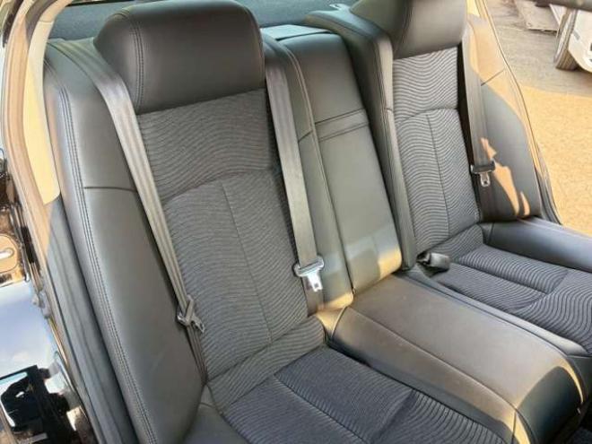 スカイライン2.5 250GT FOUR 4WD　ドライブレコーダー　ETC　パワステ　パワーウィンドウ　ナビ　電動シート　寒冷地仕様　アルミホイール　エアコン　盗難防止装置　キーレスエントリー　ABS　横滑り防止装置 2500