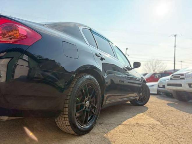 スカイライン2.5 250GT FOUR 4WD　ドライブレコーダー　ETC　パワステ　パワーウィンドウ　ナビ　電動シート　寒冷地仕様　アルミホイール　エアコン　盗難防止装置　キーレスエントリー　ABS　横滑り防止装置 2500