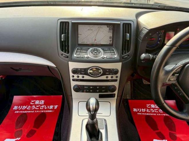 スカイライン2.5 250GT FOUR 4WD　ドライブレコーダー　ETC　パワステ　パワーウィンドウ　ナビ　電動シート　寒冷地仕様　アルミホイール　エアコン　盗難防止装置　キーレスエントリー　ABS　横滑り防止装置 2500