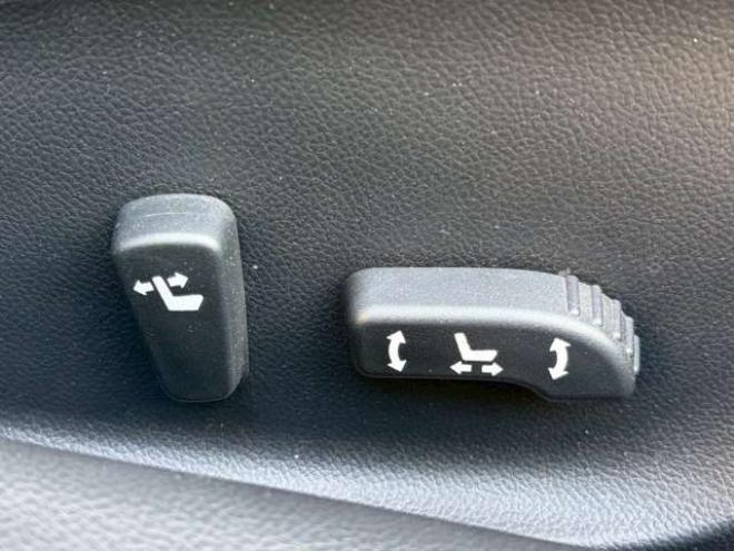 スカイライン2.5 250GT FOUR 4WD　ドライブレコーダー　ETC　パワステ　パワーウィンドウ　ナビ　電動シート　寒冷地仕様　アルミホイール　エアコン　盗難防止装置　キーレスエントリー　ABS　横滑り防止装置 2500