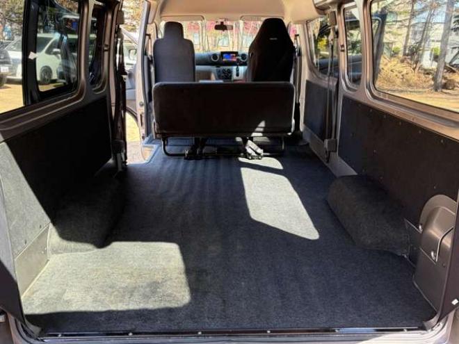 キャラバンNV350 2.5 DX スーパーロングボディ ハイルーフ ディーゼルターボ 4WD　運転席レカロシート　ETC　社外ハンドル　社外ナビ　バックカメラ　パワステ　パワーウィンドウ　ABS　キーレスエントリー　エアコン 2500