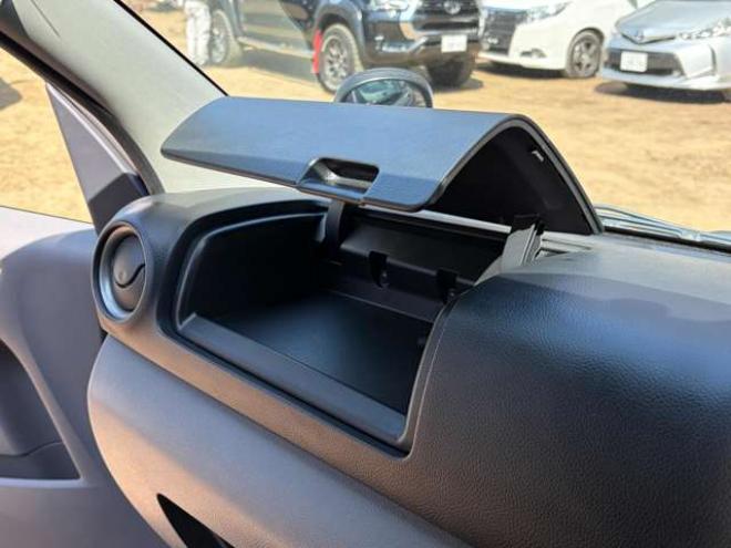 キャラバンNV350 2.5 DX スーパーロングボディ ハイルーフ ディーゼルターボ 4WD　運転席レカロシート　ETC　社外ハンドル　社外ナビ　バックカメラ　パワステ　パワーウィンドウ　ABS　キーレスエントリー　エアコン 2500