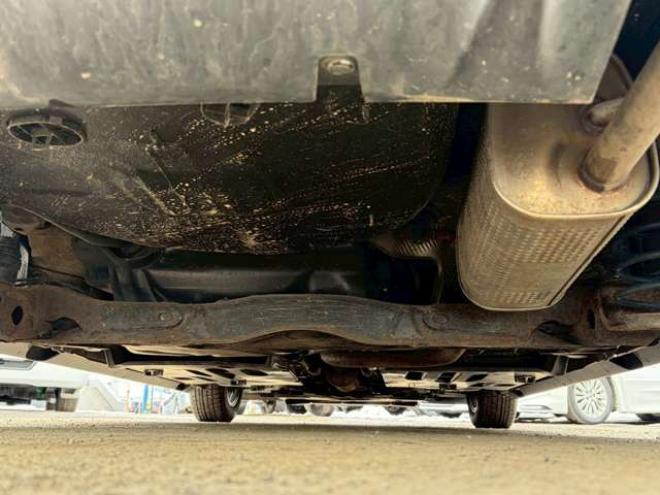 シトロエンDS3 シック　ETC　エアコン・クーラー　パワステ　パワーウィンドウ　キーレス　ABS 運転席エアバッグ　助手席エアバッグ　サイドエアバッグ　横滑り防止装置　社外ナビ　MTモード付 正規輸入車 2WD 1200