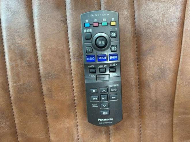 ハイラックスサーフ2.7 SSR-X Vセレクション 4WD　社外ナビ　バックカメラ　リフトアップ　社外アルミホイール　エアコン　ETC　ドライブレコーダー　パワステ　パワーウィンドウ　ABS　キーレスエントリー　ルーフレール 2700