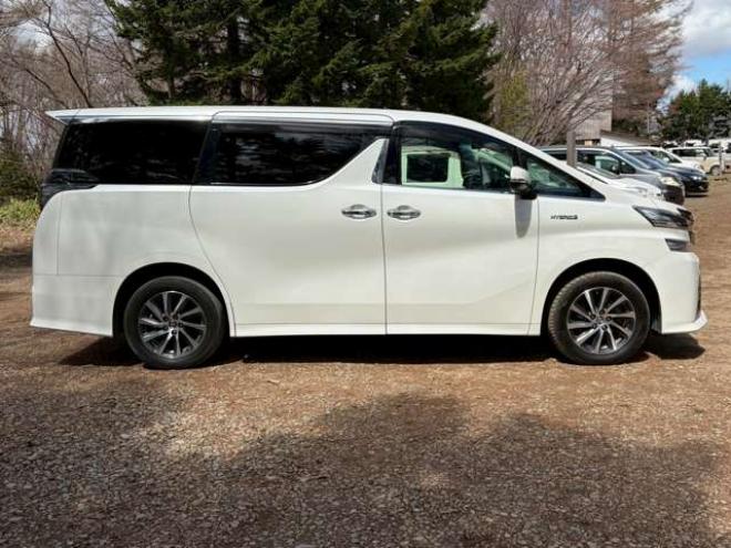 ヴェルファイアハイブリッド 2.5 ZR Gエディション E-Four 4WD　ドライブレコーダー　両側パワスラ　パワステ　パワーウィンドウ　TV　ナビ　バックカメラ　電動リアゲート　後席モニター　電動シート　シートヒーター　オットマン　クルーズコントロール　キーレスエントリー 2500