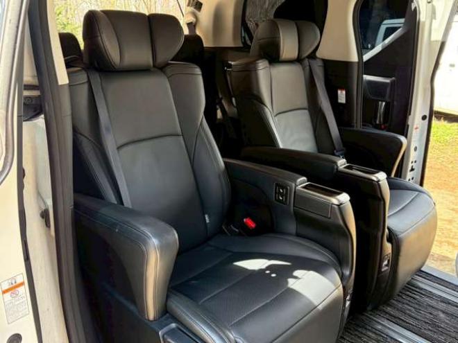 ヴェルファイアハイブリッド 2.5 ZR Gエディション E-Four 4WD　ドライブレコーダー　両側パワスラ　パワステ　パワーウィンドウ　TV　ナビ　バックカメラ　電動リアゲート　後席モニター　電動シート　シートヒーター　オットマン　クルーズコントロール　キーレスエントリー 2500