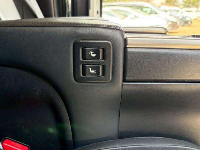 ヴェルファイアハイブリッド 2.5 ZR Gエディション E-Four 4WD　ドライブレコーダー　両側パワスラ　パワステ　パワーウィンドウ　TV　ナビ　バックカメラ　電動リアゲート　後席モニター　電動シート　シートヒーター　オットマン　クルーズコントロール　キーレスエントリー 2500