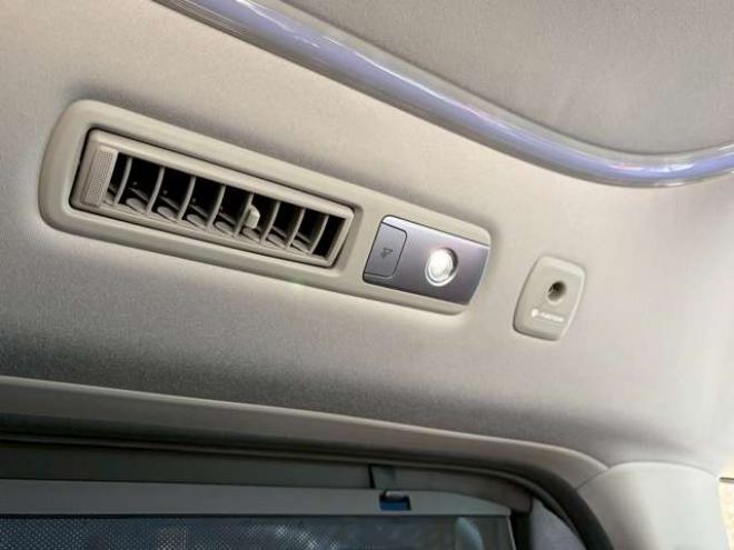 ヴェルファイアハイブリッド 2.5 ZR Gエディション E-Four 4WD　ドライブレコーダー　両側パワスラ　パワステ　パワーウィンドウ　TV　ナビ　バックカメラ　電動リアゲート　後席モニター　電動シート　シートヒーター　オットマン　クルーズコントロール　キーレスエントリー 2500