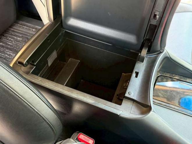 ヴェルファイアハイブリッド 2.5 ZR Gエディション E-Four 4WD　ドライブレコーダー　両側パワスラ　パワステ　パワーウィンドウ　TV　ナビ　バックカメラ　電動リアゲート　後席モニター　電動シート　シートヒーター　オットマン　クルーズコントロール　キーレスエントリー 2500