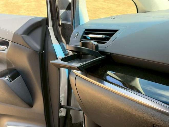 ヴェルファイアハイブリッド 2.5 ZR Gエディション E-Four 4WD　ドライブレコーダー　両側パワスラ　パワステ　パワーウィンドウ　TV　ナビ　バックカメラ　電動リアゲート　後席モニター　電動シート　シートヒーター　オットマン　クルーズコントロール　キーレスエントリー 2500