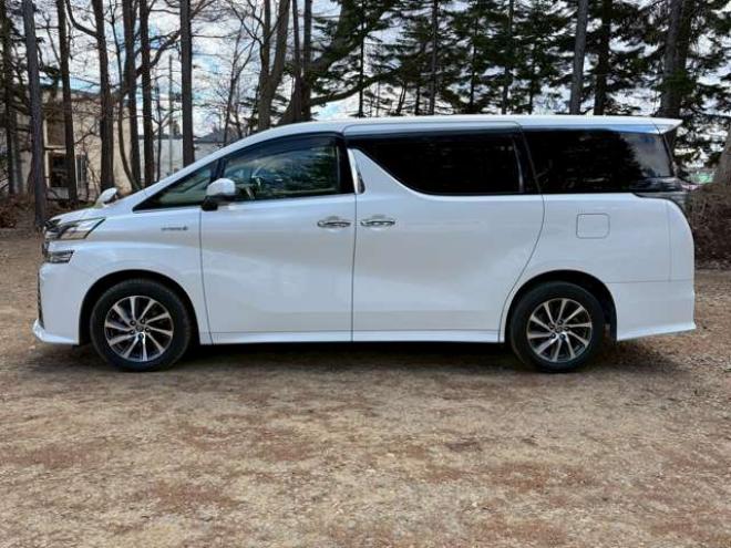 ヴェルファイアハイブリッド 2.5 ZR Gエディション E-Four 4WD　ドライブレコーダー　両側パワスラ　パワステ　パワーウィンドウ　TV　ナビ　バックカメラ　電動リアゲート　後席モニター　電動シート　シートヒーター　オットマン　クルーズコントロール　キーレスエントリー 2500