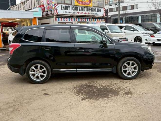 フォレスター2.0XT アイサイト 4WD　ターボ　パワステ　パワーウィンドウ　純正アルミ　ABS　キーレスエントリー　ETC　シートヒーター　社外エンジンスターター　パドルシフト　エアコン　電動シート　クルーズコントロール　盗難防止装置 2000