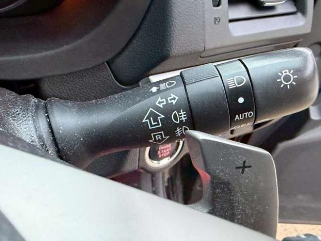 フォレスター2.0XT アイサイト 4WD　ターボ　パワステ　パワーウィンドウ　純正アルミ　ABS　キーレスエントリー　ETC　シートヒーター　社外エンジンスターター　パドルシフト　エアコン　電動シート　クルーズコントロール　盗難防止装置 2000