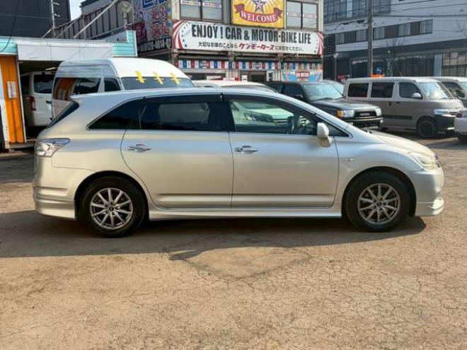 マークXジオ2.4 240G 4WD　6人乗り　3列シート　パワステ　パワーウィンドウ　純正ナビ　キーレスエントリー　ETC　バックカメラ　ABS　盗難防止装置　エアコン　電動シート　横滑り防止装置　アルミホイール 2400