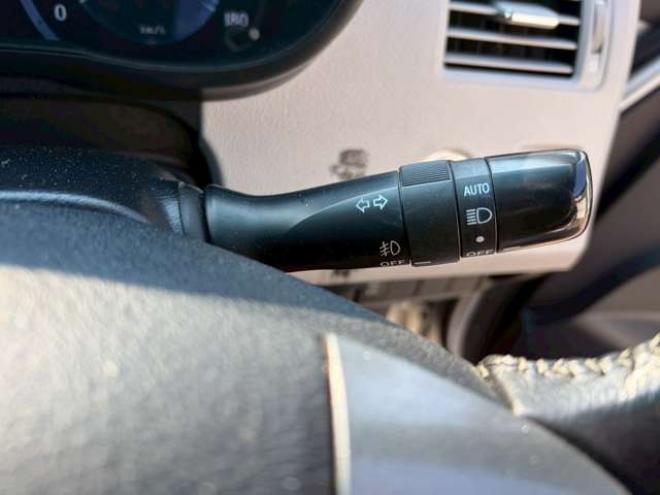 マークXジオ2.4 240G 4WD　6人乗り　3列シート　パワステ　パワーウィンドウ　純正ナビ　キーレスエントリー　ETC　バックカメラ　ABS　盗難防止装置　エアコン　電動シート　横滑り防止装置　アルミホイール 2400