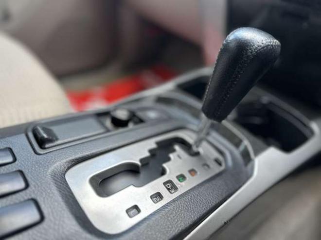 ハイラックスサーフ2.7 SSR-G 4WD　禁煙車　パワステ　パワーウィンドウ　ETC　社外ナビ　バックカメラ　キーレスエントリー　リフトアップ　エンジンスターター　寒冷地仕様　ABS　エアコン　盗難防止装置　社外アルミホイール 2700