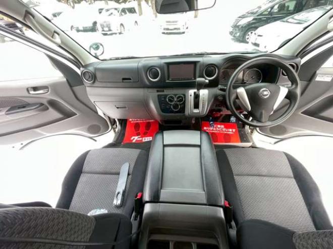 キャラバンNV350 2.5 プレミアムGX ロングボディ ディーゼルターボ 4WD　ベッドキット　スマートキー　キーレスエントリー　パワステ　パワーウィンドウ　ABS　ETC　エアコン　盗難防止装置　両側スライドドア 2500