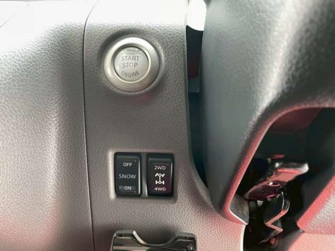 キャラバンNV350 2.5 プレミアムGX ロングボディ ディーゼルターボ 4WD　ベッドキット　スマートキー　キーレスエントリー　パワステ　パワーウィンドウ　ABS　ETC　エアコン　盗難防止装置　両側スライドドア 2500