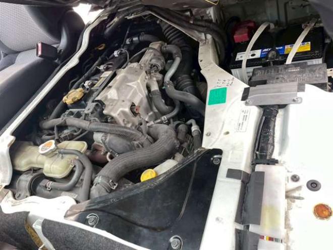 キャラバンNV350 2.5 プレミアムGX ロングボディ ディーゼルターボ 4WD　ベッドキット　スマートキー　キーレスエントリー　パワステ　パワーウィンドウ　ABS　ETC　エアコン　盗難防止装置　両側スライドドア 2500