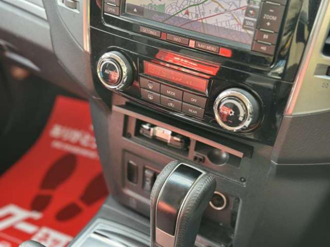 パジェロ3.2 ロング エクシード ディーゼルターボ 4WD　クルーズコントロール　パワステ　パワーウィンドウ　ABS　純正ナビ　バックカメラ　横滑り防止装置　盗難防止装置　純正アルミホイール 3200