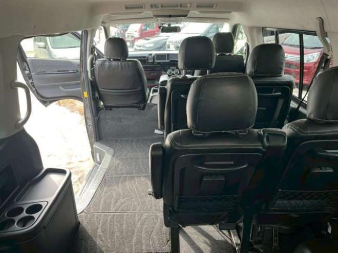 ハイエース2.7 GL ロング ミドルルーフ 4WD　10人乗り　パワステ　パワーウィンドウ　エアコン　社外ナビ　後席モニター　キーレスエントリー　片側スライドドア　盗難防止装置　フロントモデリスタ 2700