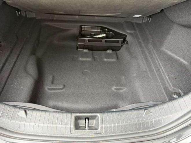 ベンツCLAクラス CLA250 4マチック 4WD　ナビ　バックカメラ　ETC　キーレスエントリー　シートヒーター　エアコン　クルーズコントロール　ABS　盗難防止装置　パワステ　パワーウィンドウ　横滑防止装置　パーキングアシスト　アイドリングストップ 正規輸入車 2000