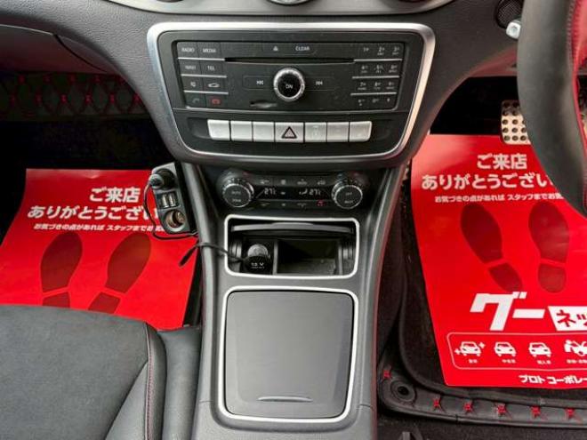 ベンツCLAクラス CLA250 4マチック 4WD　ナビ　バックカメラ　ETC　キーレスエントリー　シートヒーター　エアコン　クルーズコントロール　ABS　盗難防止装置　パワステ　パワーウィンドウ　横滑防止装置　パーキングアシスト　アイドリングストップ 正規輸入車 2000