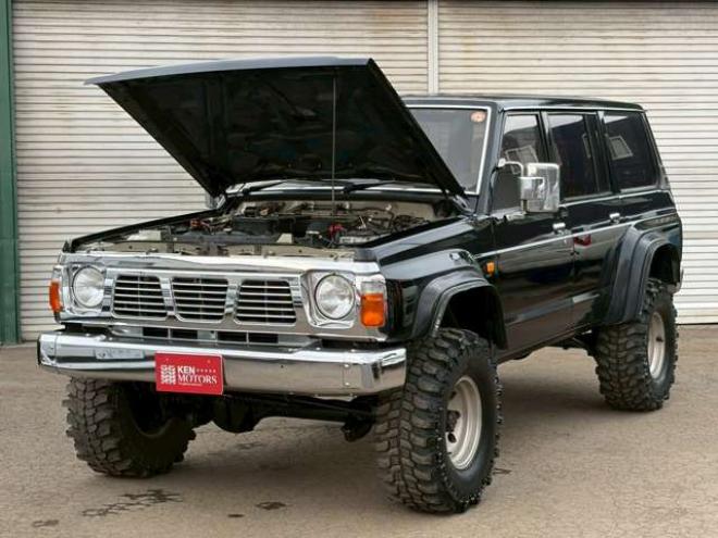 サファリ4.2 エクストラ標準ルーフグランロード ディーゼル 4WD　リフトアップ　パワステ　パワーウィンドウ　社外グリル　全塗装済　リアヒーター　デフロック　社外キーレス 4200