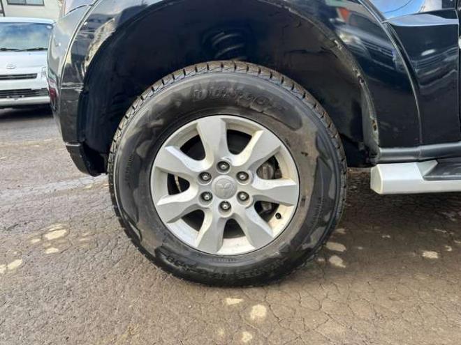 パジェロ3.2 ロング GR ディーゼルターボ 4WD　リフトアップ(ジャオス)　パワステ　パワーウィンドウ　社外ナビ　バックカメラ　純正アルミホイール　ETC　シートヒーター　3列シート　横滑り防止装置　盗難防止装置　ABS　キーレスエントリー 3200